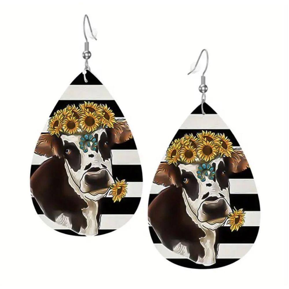 2/$10 ⭐️ 3/$12 | Faux Leather Cow Teardrop Earrings